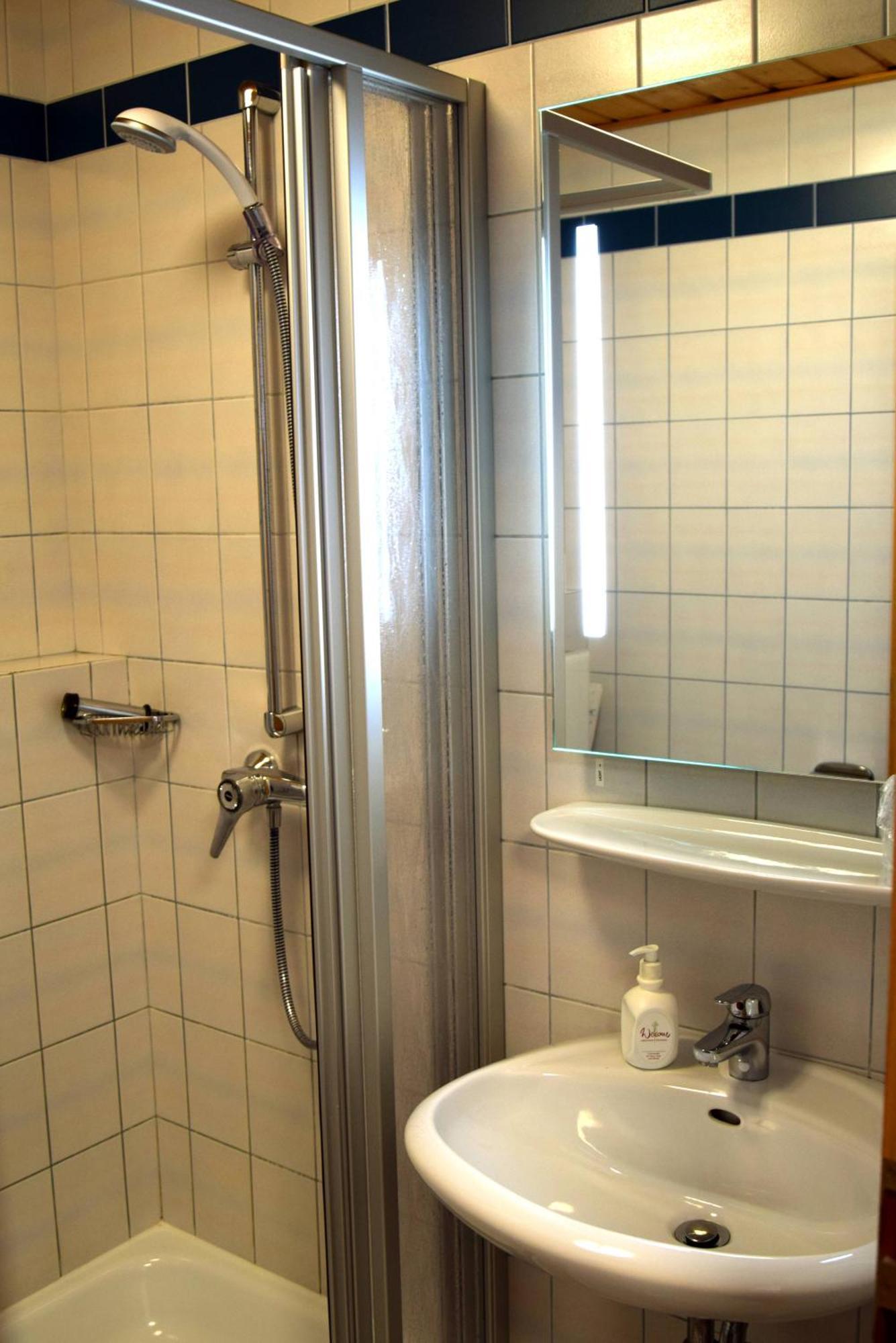 Hotel Gasthof Zum Loewen Velburg Quarto foto